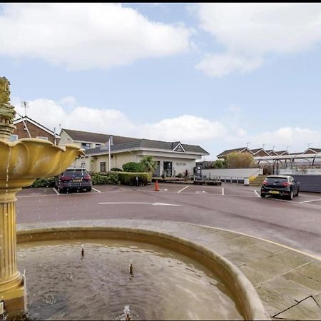 Villa Sea View 3-Bed Heated Pool Eat Bar Kids Park Lowestoft Exterior photo