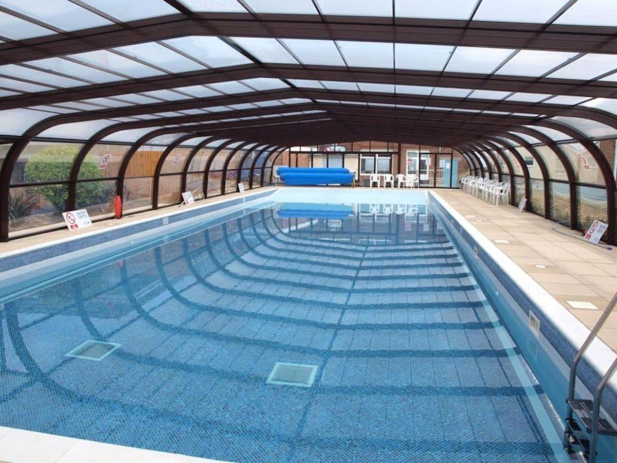 Villa Sea View 3-Bed Heated Pool Eat Bar Kids Park Lowestoft Exterior photo