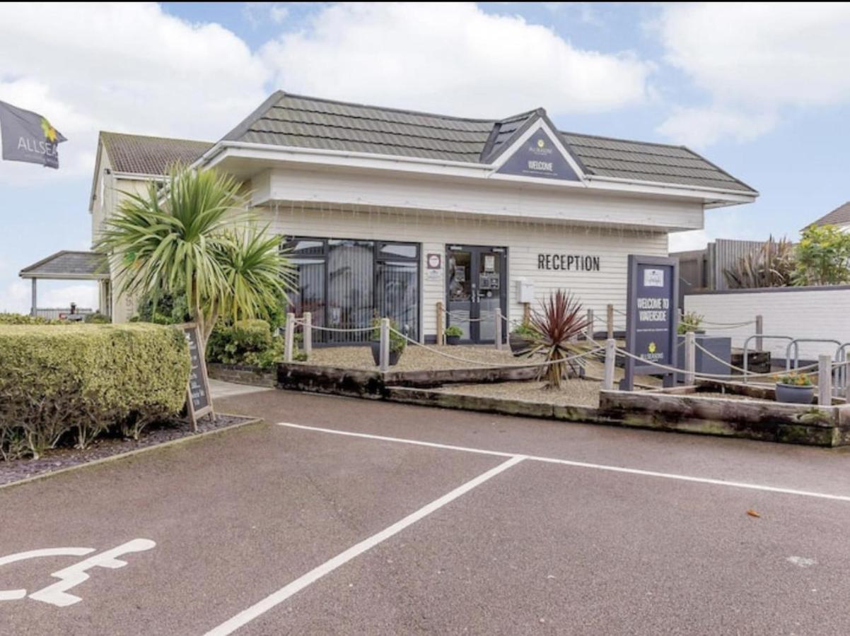 Villa Sea View 3-Bed Heated Pool Eat Bar Kids Park Lowestoft Exterior photo