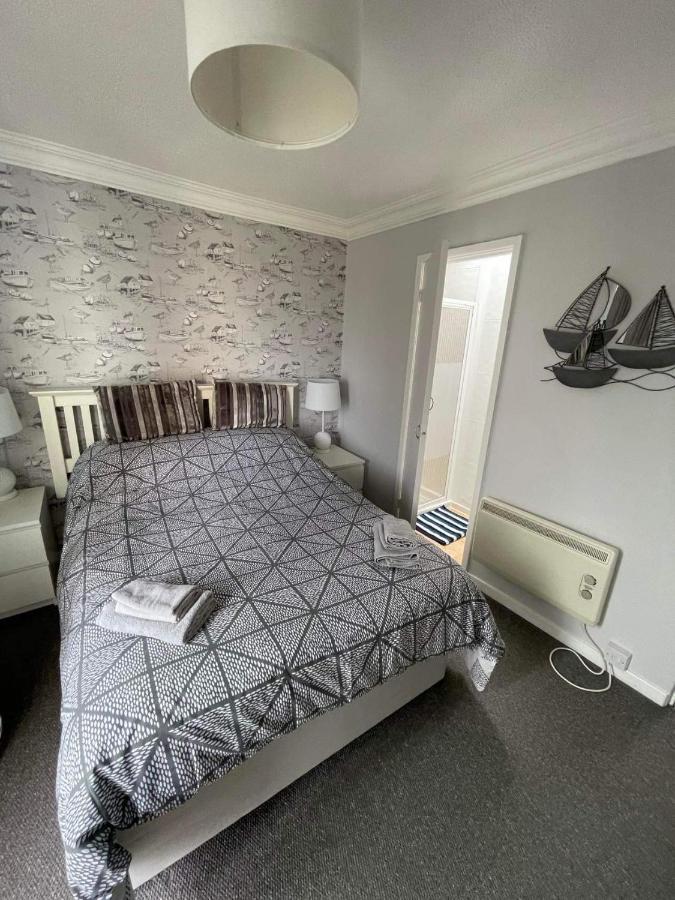 Villa Sea View 3-Bed Heated Pool Eat Bar Kids Park Lowestoft Exterior photo