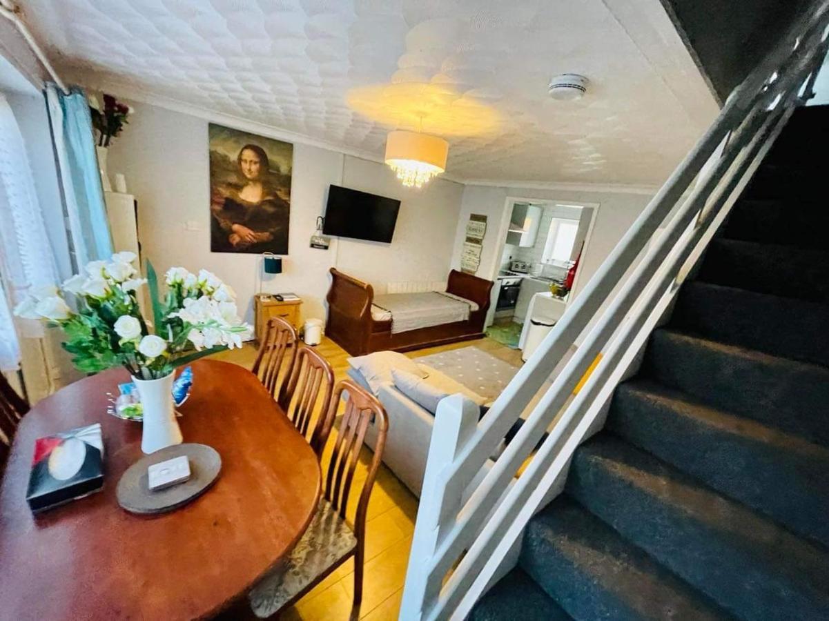 Villa Sea View 3-Bed Heated Pool Eat Bar Kids Park Lowestoft Exterior photo
