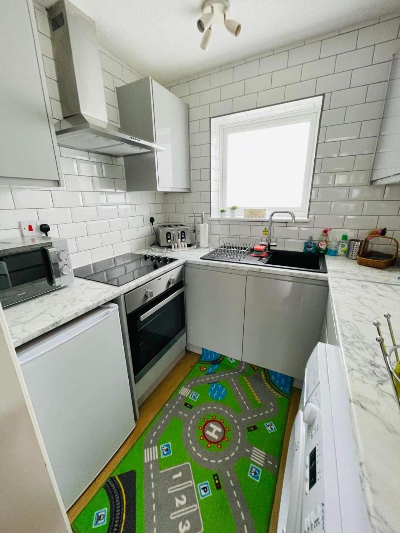 Villa Sea View 3-Bed Heated Pool Eat Bar Kids Park Lowestoft Exterior photo