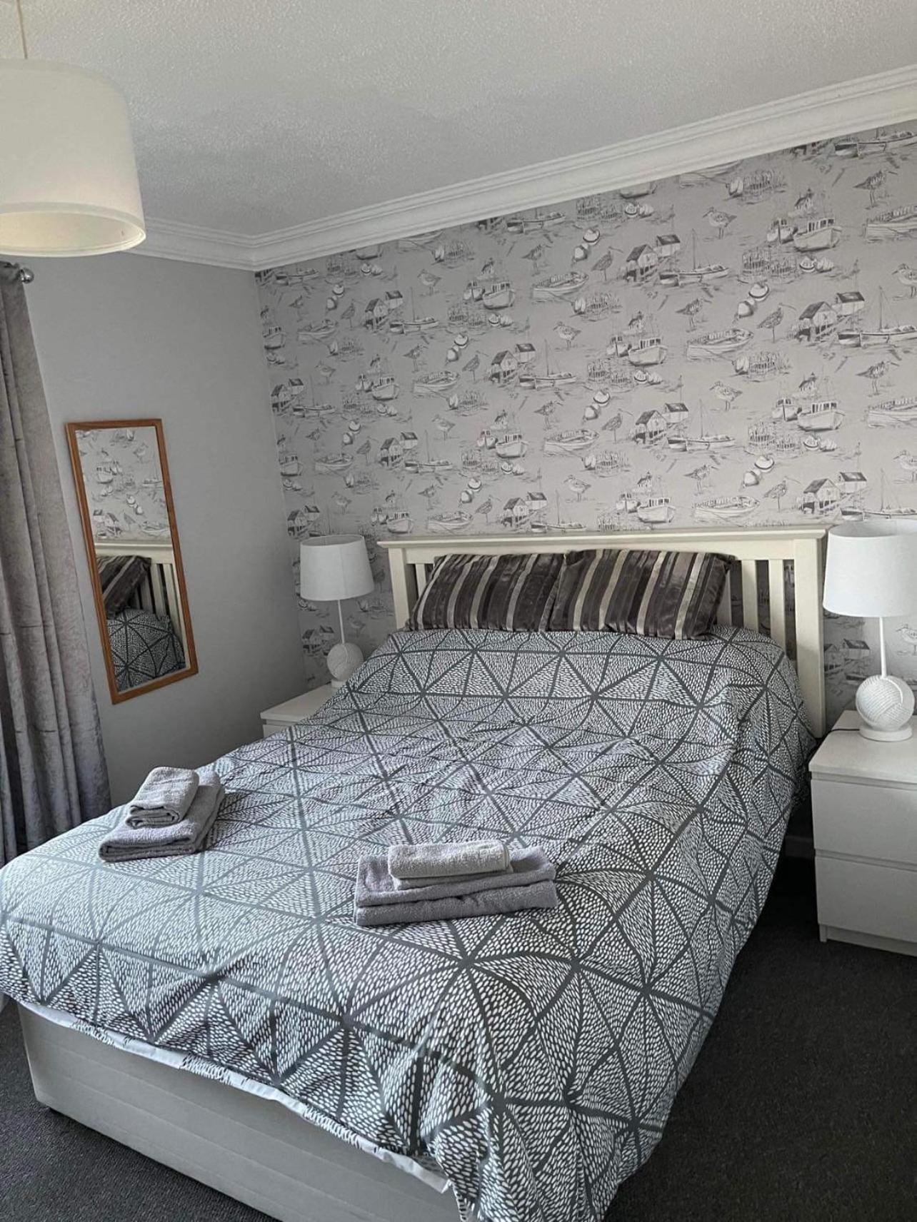 Villa Sea View 3-Bed Heated Pool Eat Bar Kids Park Lowestoft Exterior photo