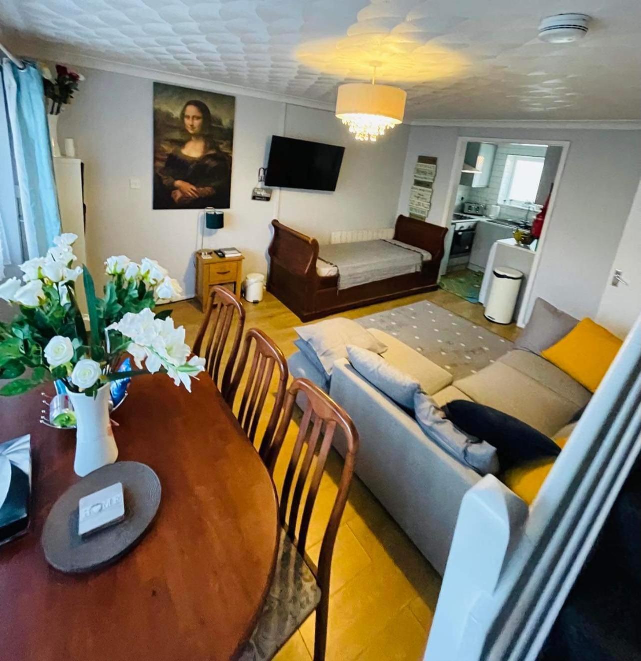 Villa Sea View 3-Bed Heated Pool Eat Bar Kids Park Lowestoft Exterior photo